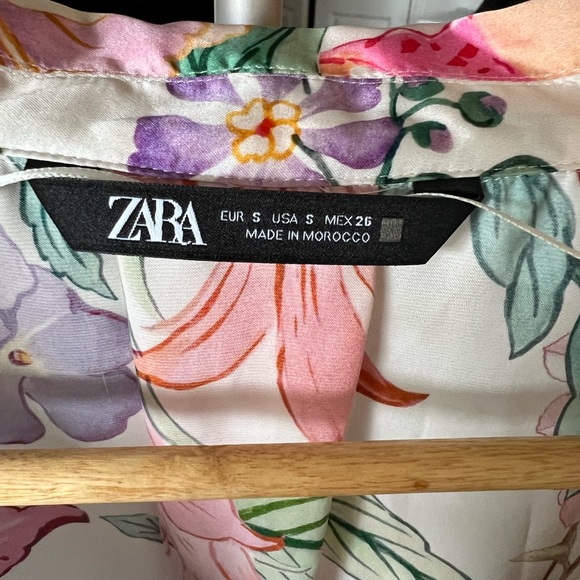 Zara flower shirt - Size Small - Picture 3 of 3